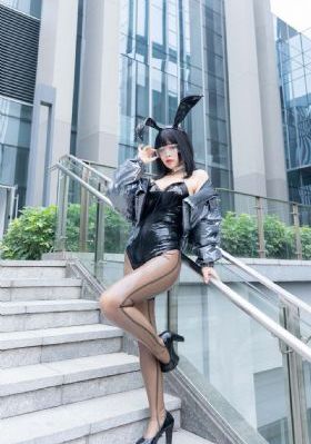 在公交车上弄到高c了公交车视频