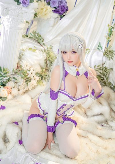 被盯上的女神天使圣蒂亚