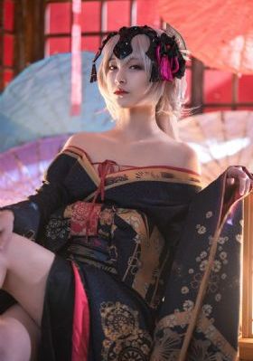 待绽蔷薇