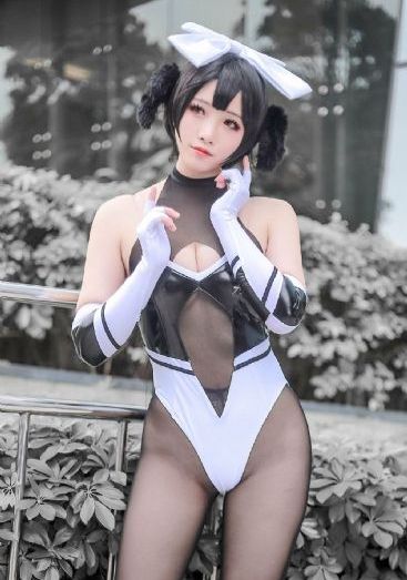 特罗佩斯的姑娘们